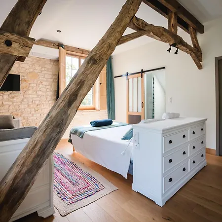 Les Charmes De Vaurizeaud Bed & Breakfast