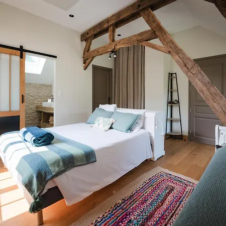 Les Charmes De Vaurizeaud B&B *