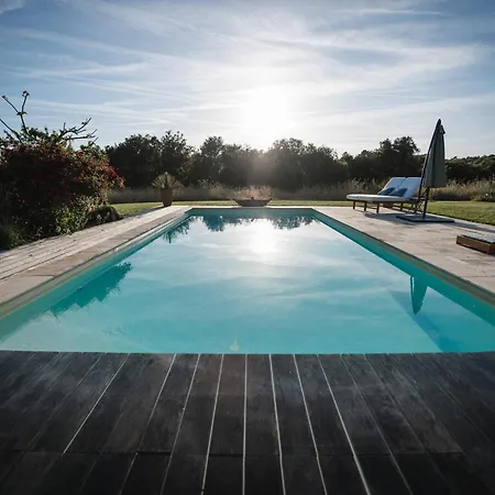 Les Charmes De Vaurizeaud Bed & Breakfast *